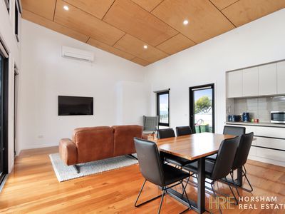 2 / 24 Begg Street, Horsham