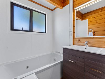 124 Brightside Road, Stanmore Bay