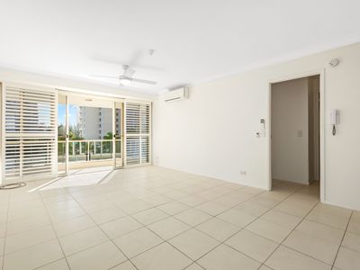 10 / 5 Cronin Avenue, Main Beach