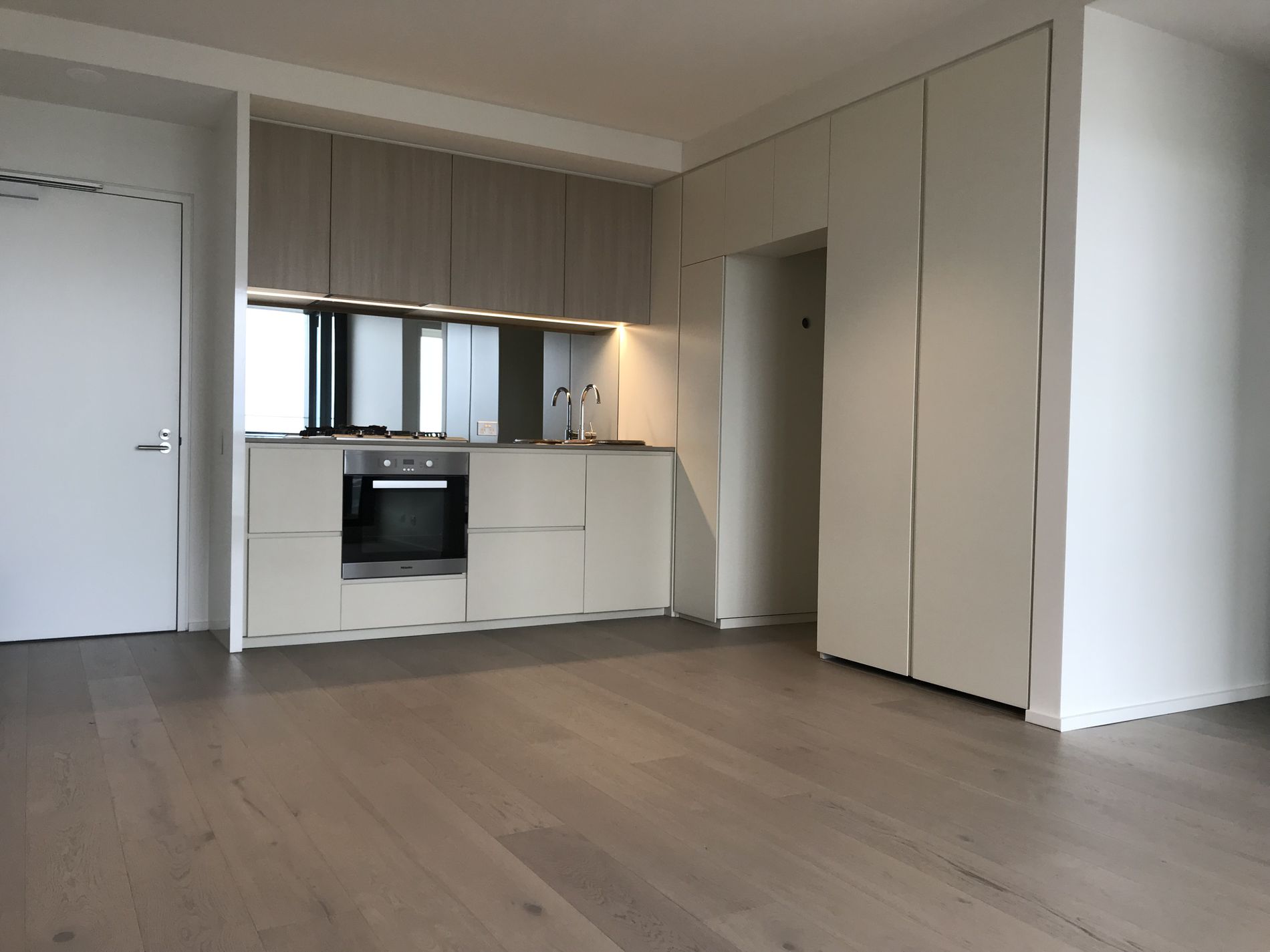 1107N / 883 Collins Street, Docklands