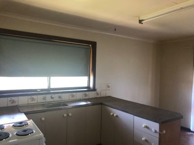 10 TAABINGA COURT, Deniliquin