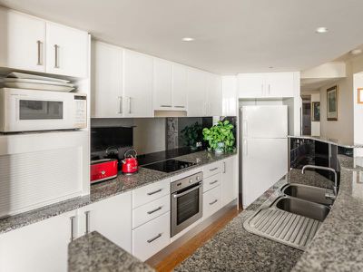 302 / 42 Queen Street, Kings Beach
