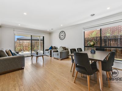 10 Hollybush Avenue, Clyde