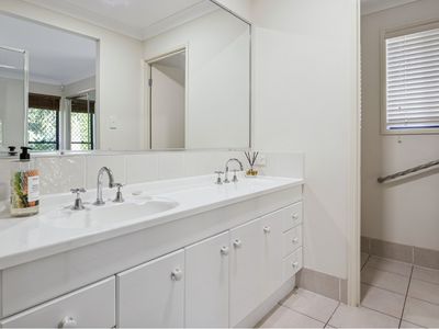 2 Leanne Close, Mcdowall