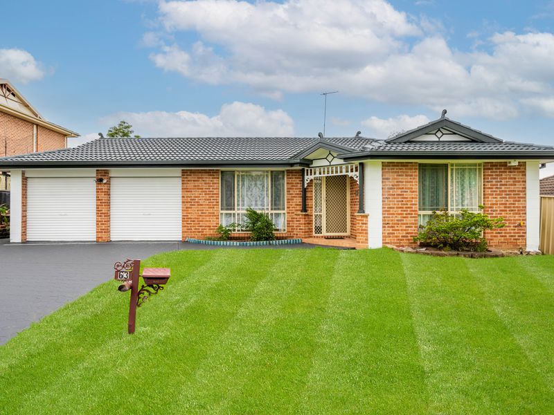 63 Thompson Crescent, Glenwood