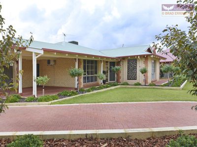 1 Claret Ash Court, Helena Valley