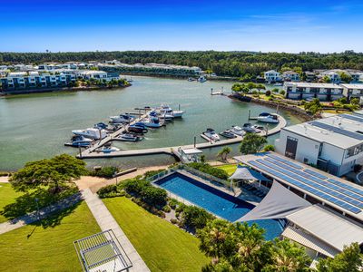 7 Marina Court, Hope Island