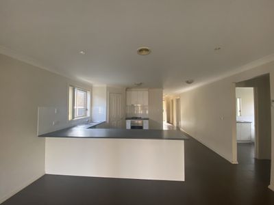 12 Lookout Way, Tarneit