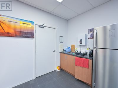 82 Discovery Drive, Bibra Lake