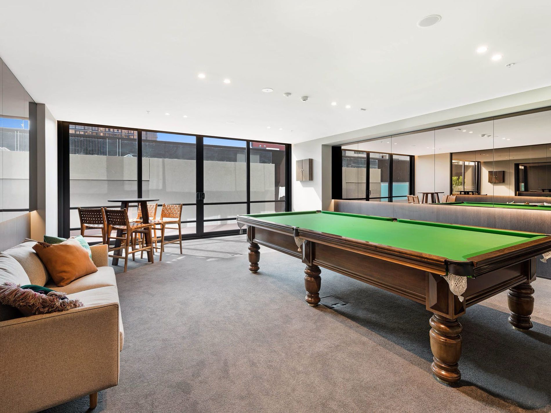 1913 / 70 Southbank Boulevard, Southbank