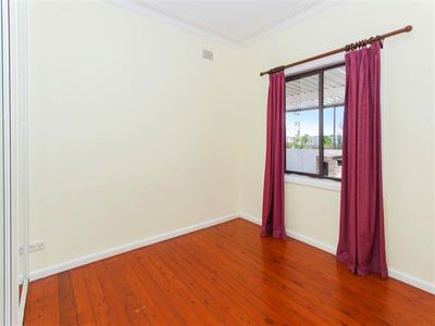17 Leigh Cres, Unanderra