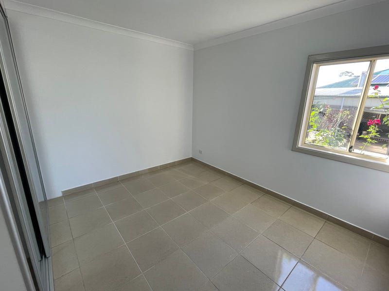 19A Holland Crescent, Casula