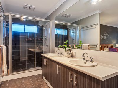 5 Brassie Terrace, Yanchep