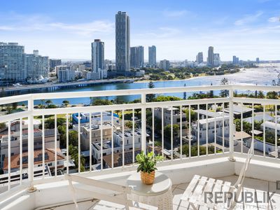 63 / 11-17 Hughes Avenue, Main Beach