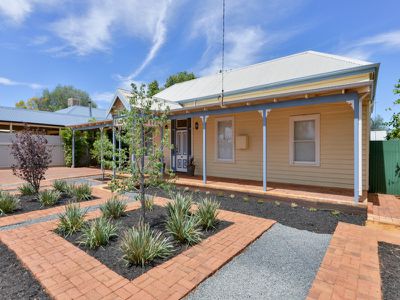 15 Bourke Street, Piccadilly