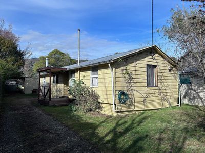 16 McKay Street, Mount Beauty