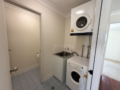 48 53 McMillan Crescent, Griffith