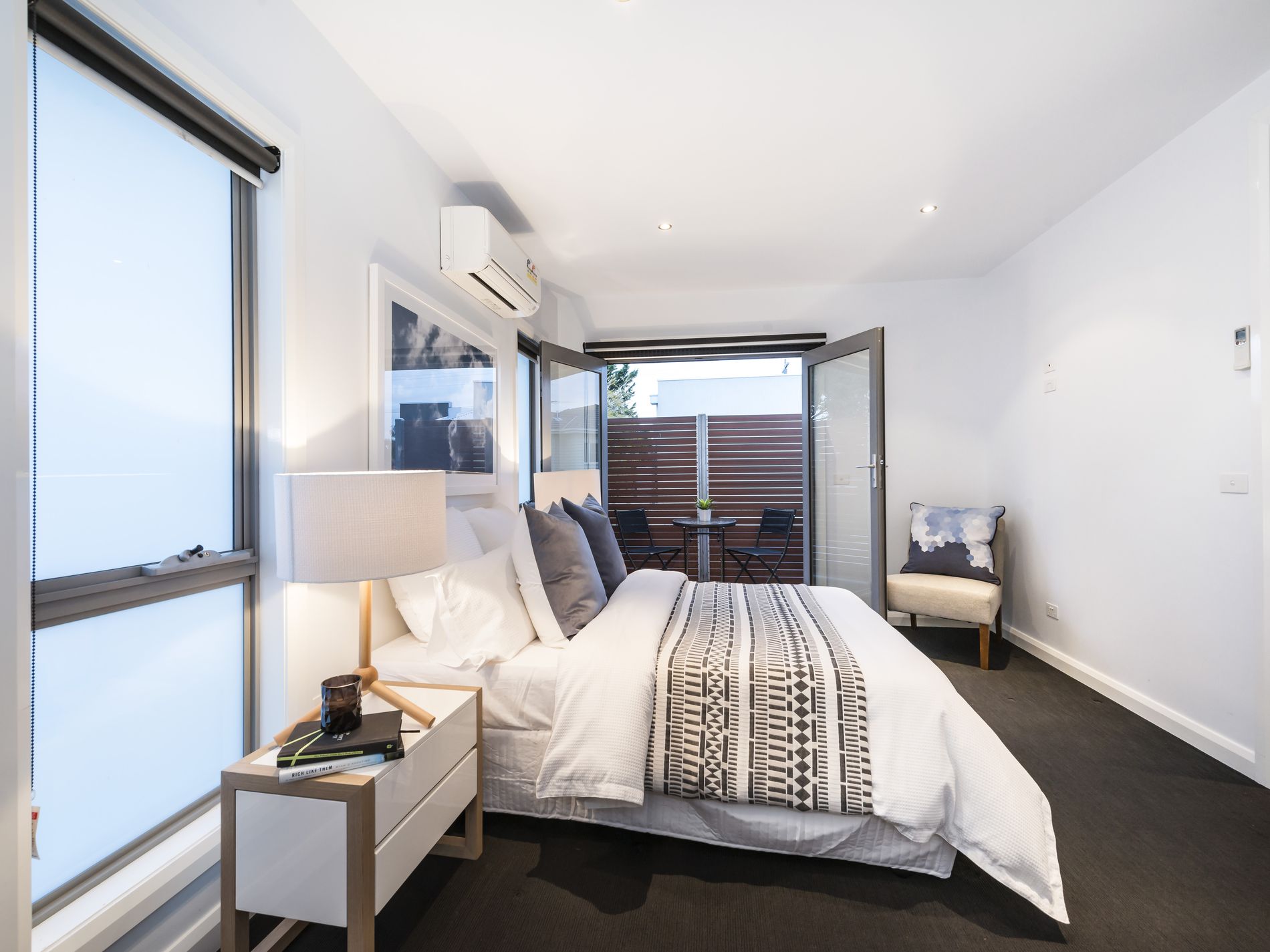 2 / 217 Woods Street, Newport