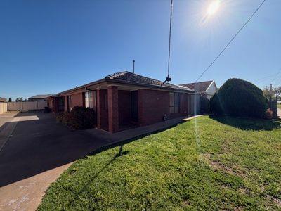1 / 112 Tower Road, Werribee