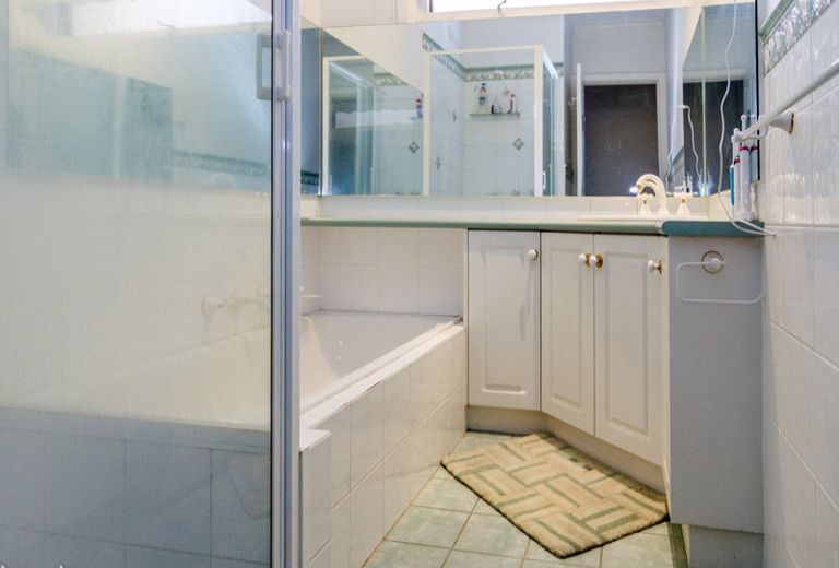 14 Knaith Road, Ringwood East