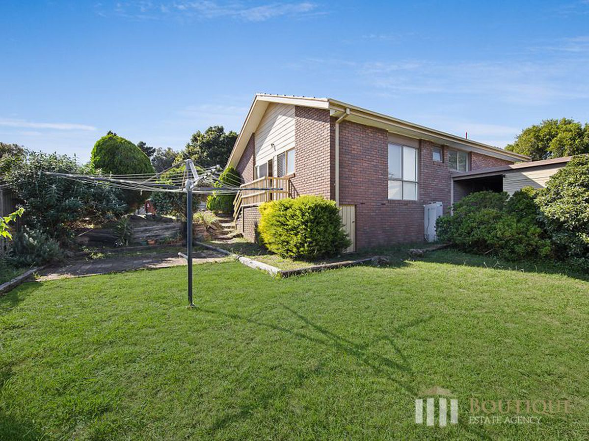 18 Kinkead Crescent, Endeavour Hills