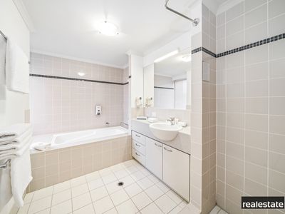 53 / 118 Mounts Bay Road, Perth