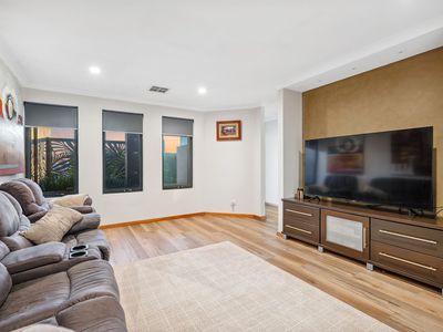 19 Lombadina Parade, Secret Harbour