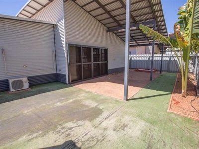 10 Minderoo Avenue, South Hedland