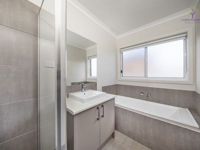 10 Myoora Street, Werribee