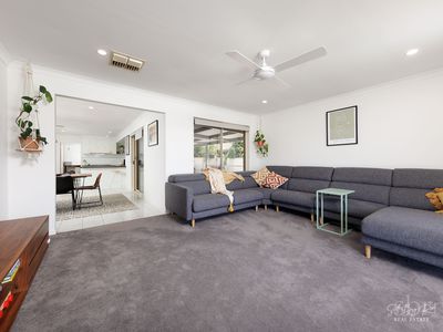 49 KINGFISHER DRIVE, West Wodonga