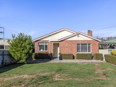 8 Bill Grove, Mowbray