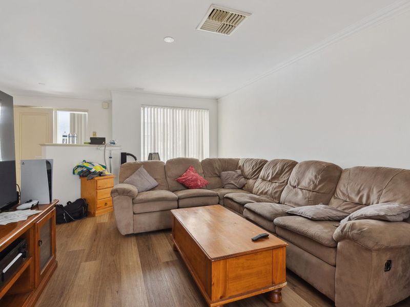 8 Davies Lane, Bentley