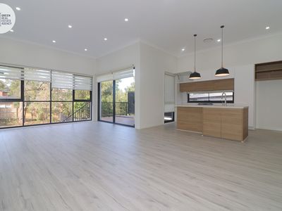 2 / 26 Grand Avenue, West Ryde