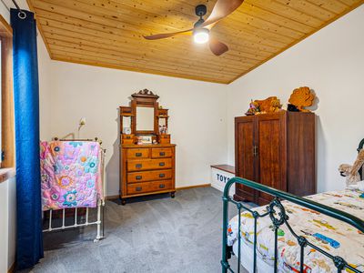 733 Denison Road, Lonnavale