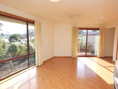 2 Crooked Tree Court, Nicholls Rivulet