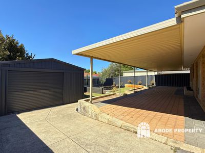 12 Catalpa Crescent, South Lake