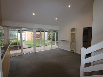 2 / 38 Wandana Drive, Wandana Heights