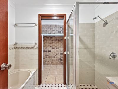 13B Murrayfield Drive, Dubbo