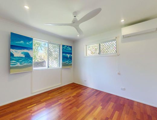 Big Block Tropical Oasis image 9