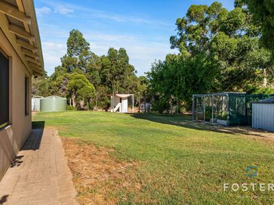 44 Britton Place, Wandi