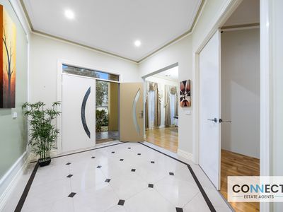 33 Champagne Grove, Narre Warren South