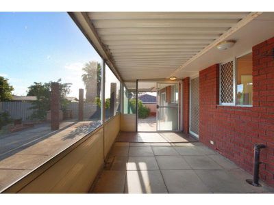 2 Lensham Place, Armadale