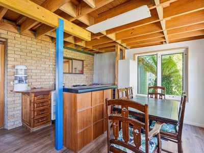 22 Cray Point Parade, Eggs And Bacon Bay