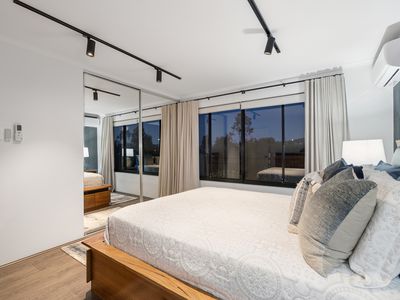 21 Livorno Boulevard, Piara Waters