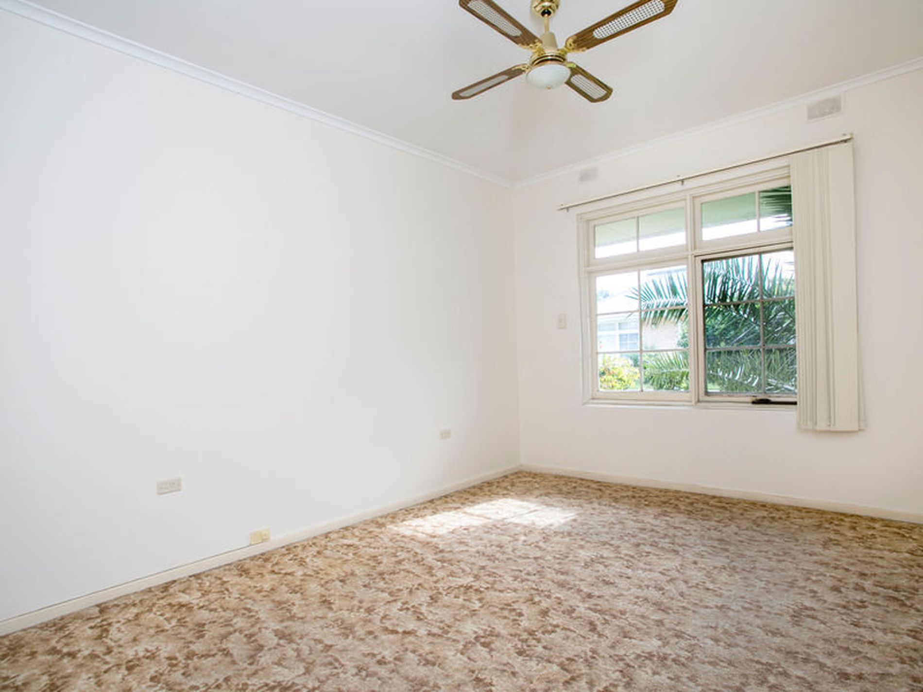 9 / 2 First Avenue, Glenelg East