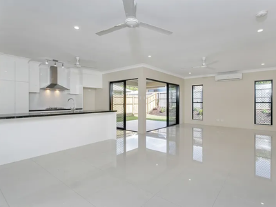2E Fitzmaurice Drive, Bentley Park