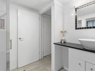 11 Arakurta Street, Lota