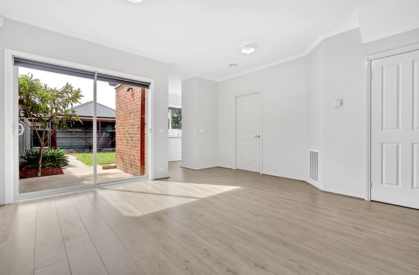 1 Meadowbank Lane, Craigieburn