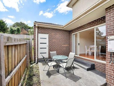 2 / 90 Railway Parade, Pascoe Vale