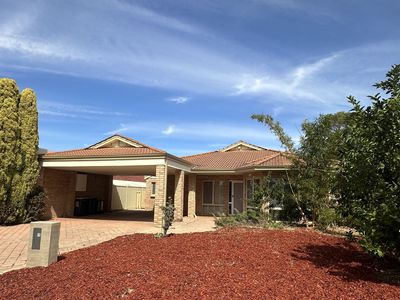 75 Belleview Crescent, Dianella